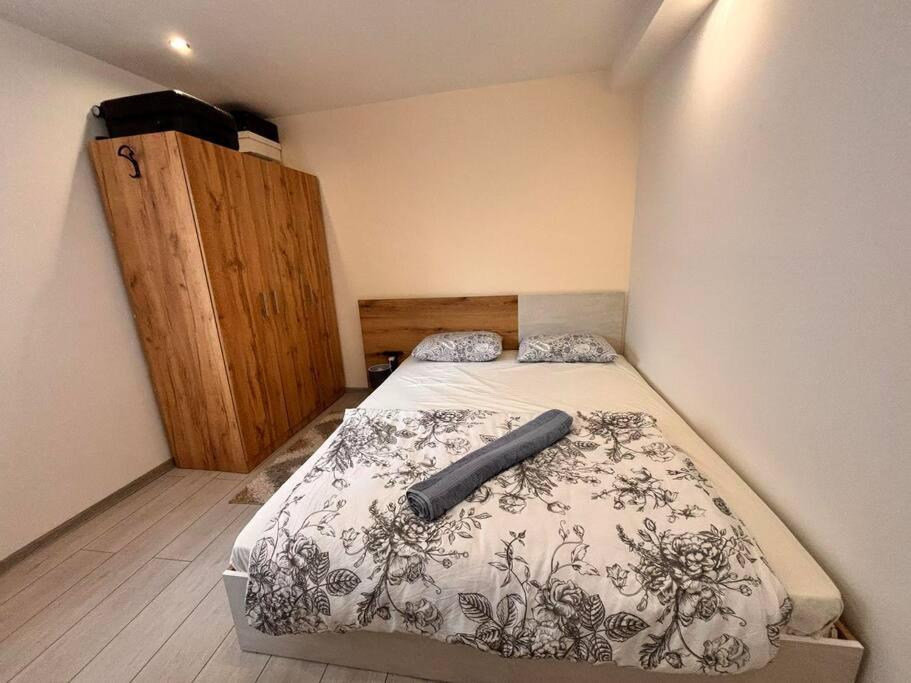 Nice House Near City Center Of 루세 외부 사진